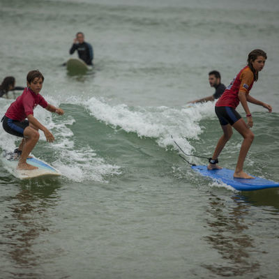 Stage de surf pour niveau débutant à Seignosse
